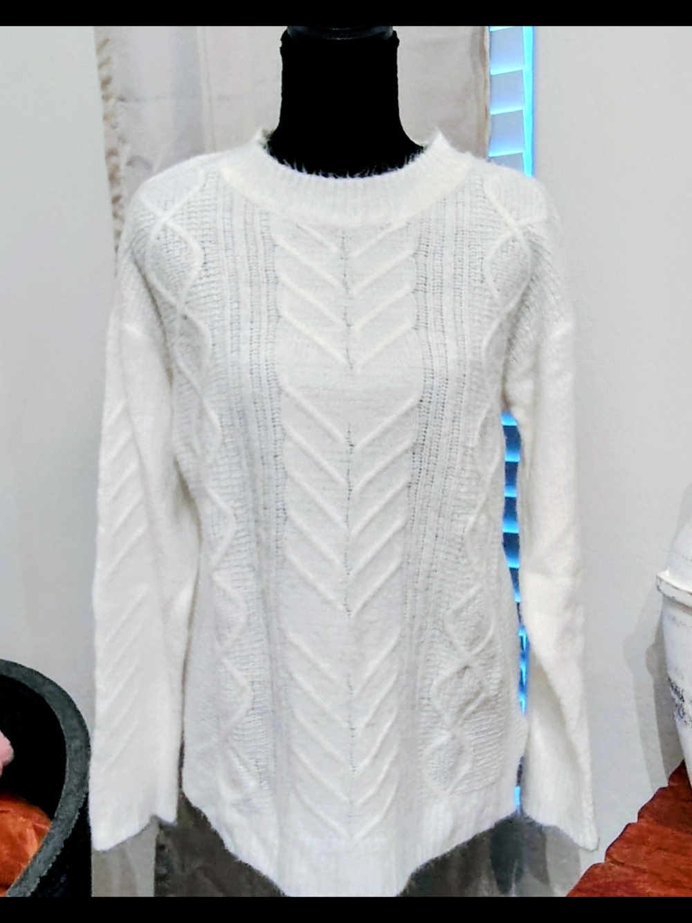 bobeau White Cable Knit Scoopneck Sweater